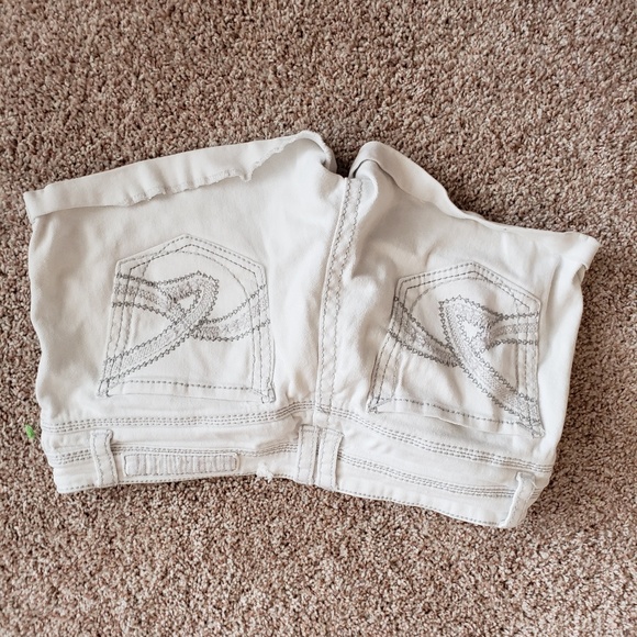 WHITE JEAN SHORTS - Picture 4 of 4